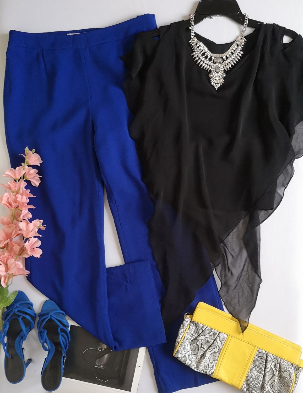 BLUSA DE CHIFÓN ASIMÉTRICA Y PANTALÓN DE VESTIR ⚓
