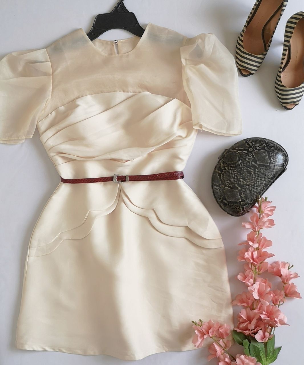 VESTIDO MANGAS PRINCESA INCLUYE CINCHO 