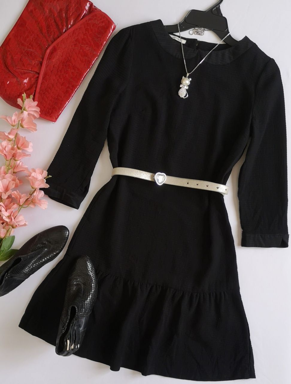 VESTIDO CON BOTONES ATRÁS INCLUYE CINCHO 