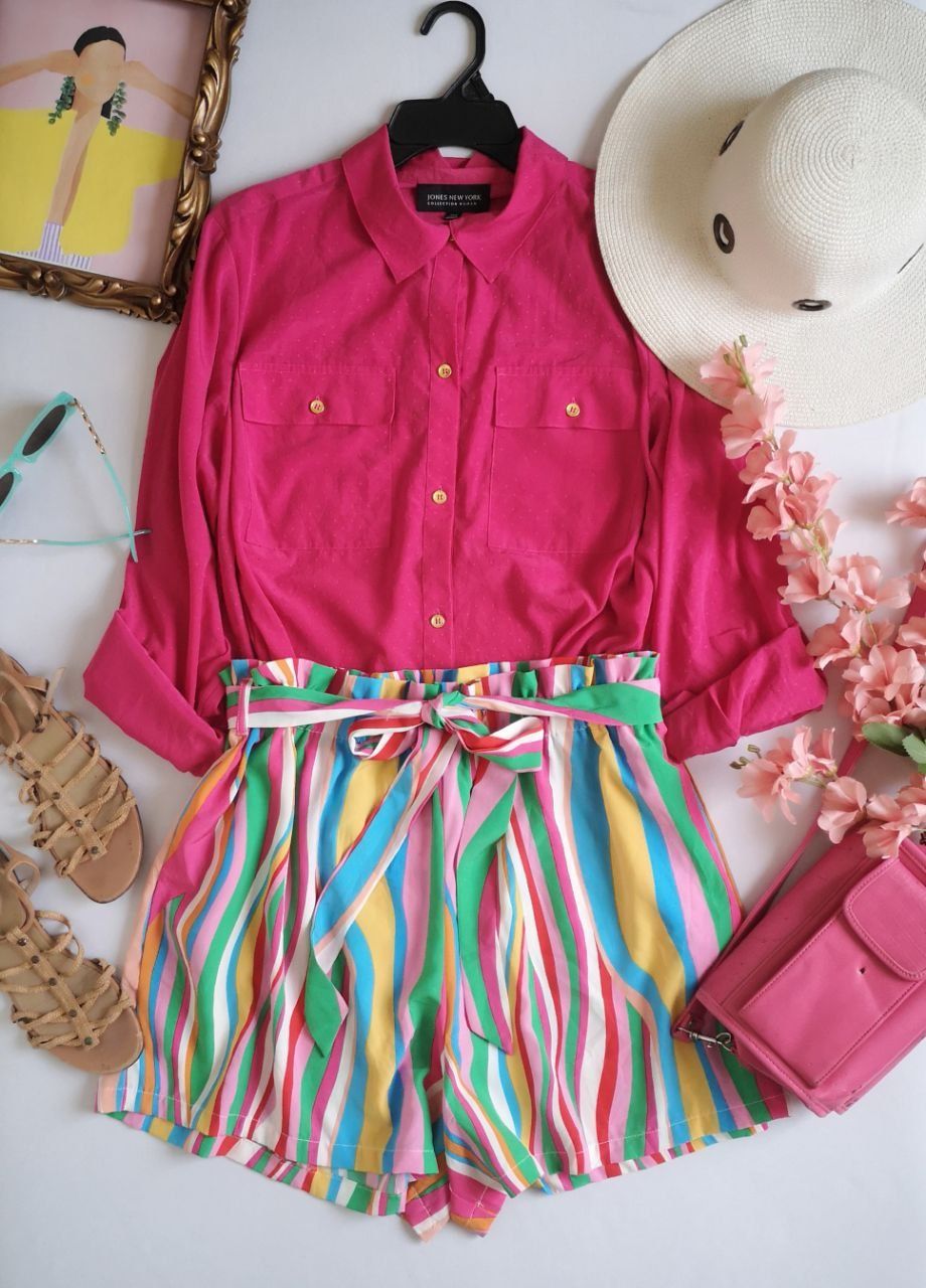 BLUSA CON BOLSAS ADELANTE Y SHORT NUEVO