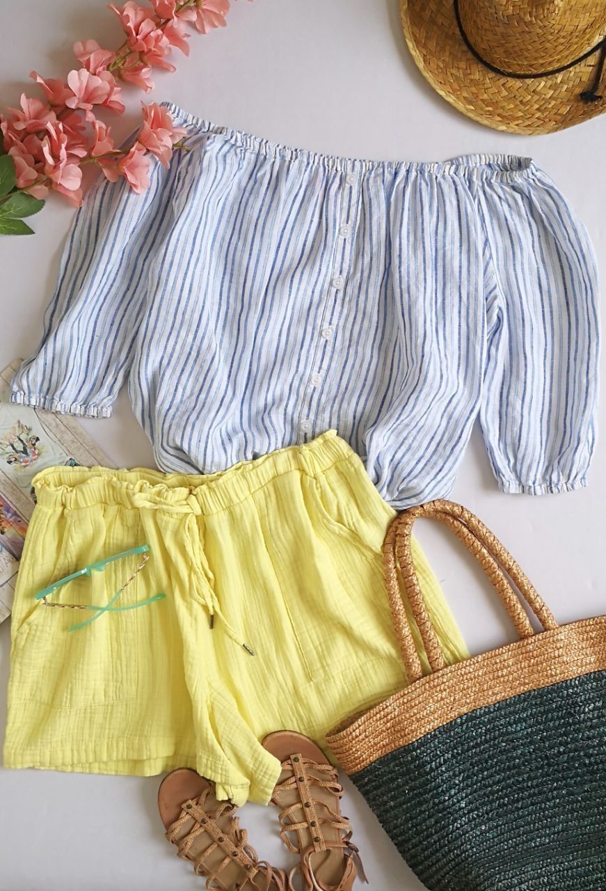 BLUSA HOMBROS DESCUBIERTOS CON SHORT