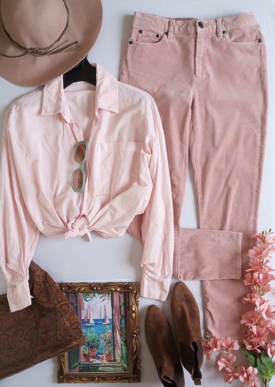BLUSA HOMBROS CAÍDOS CON PANTALÓN DE TERCIOPELO 