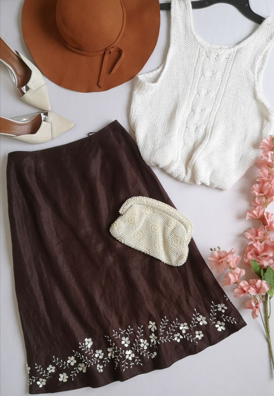 FALDA DE LINO CON BLUSA TEJIDA