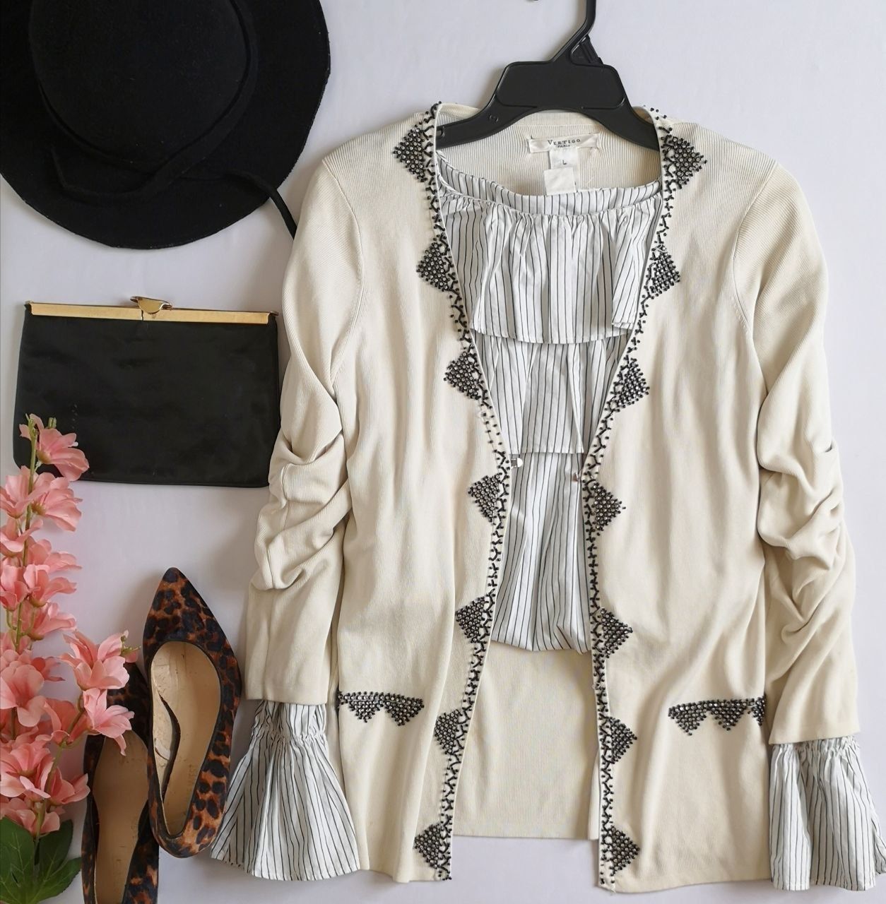 SUÉTER BORDADO Y BLUSA CON OLANES ⚓❤️
