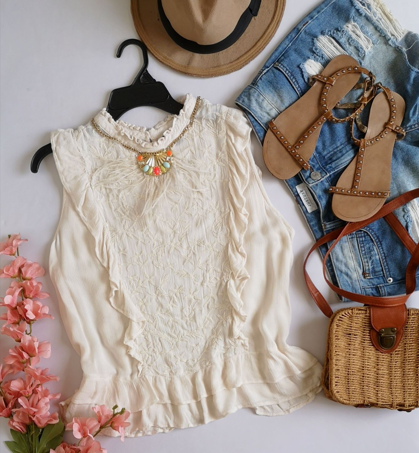 BLUSA BORDADA DE ADELANTE CON OLANES