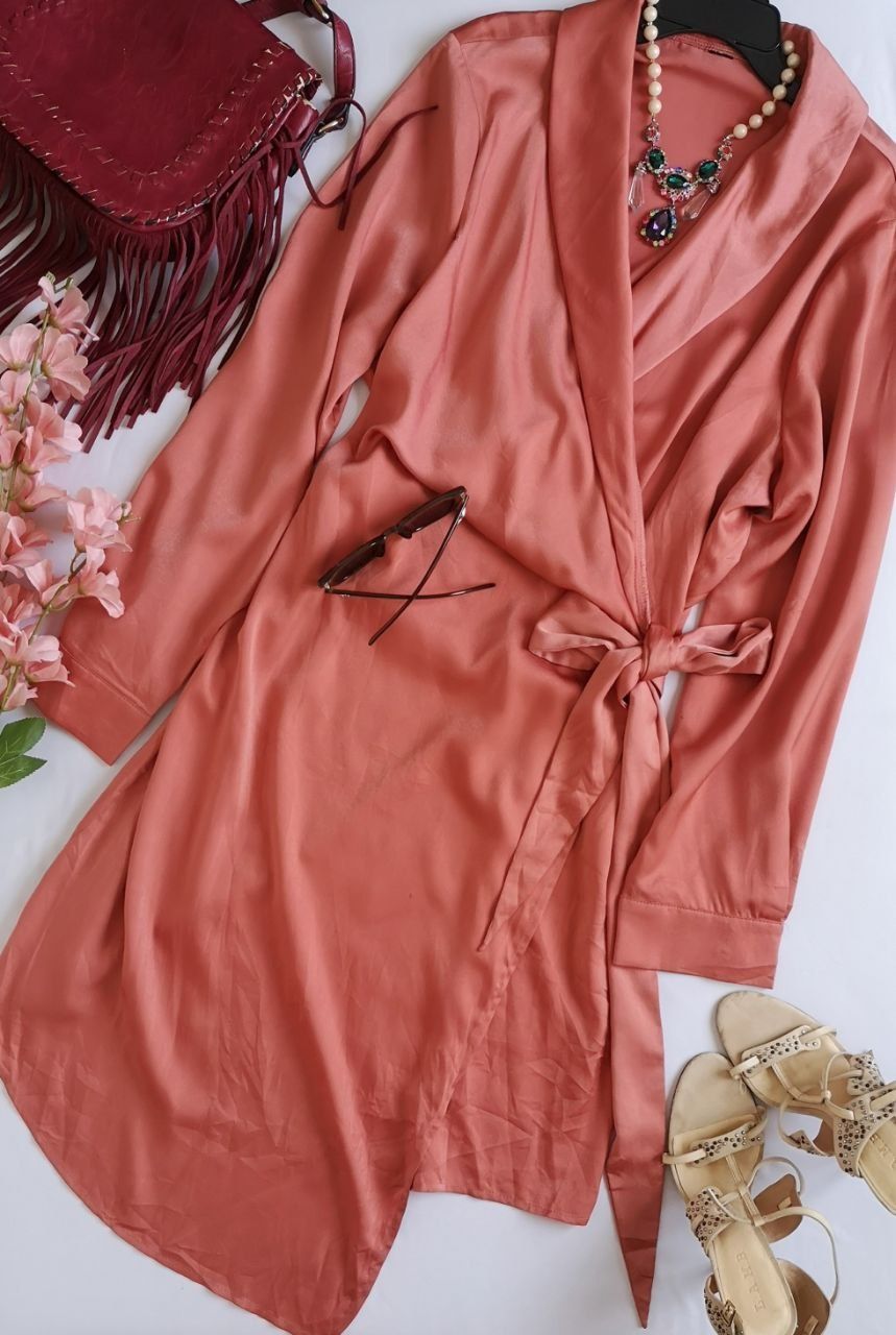 VESTIDO TRASLAPADO TIPO SEDA 