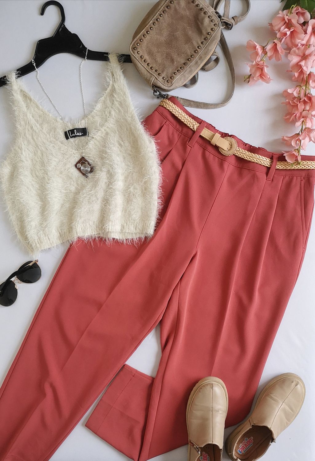 PANTALÓN CON BOLSAS Y CROP TOP PELUDITO 💙