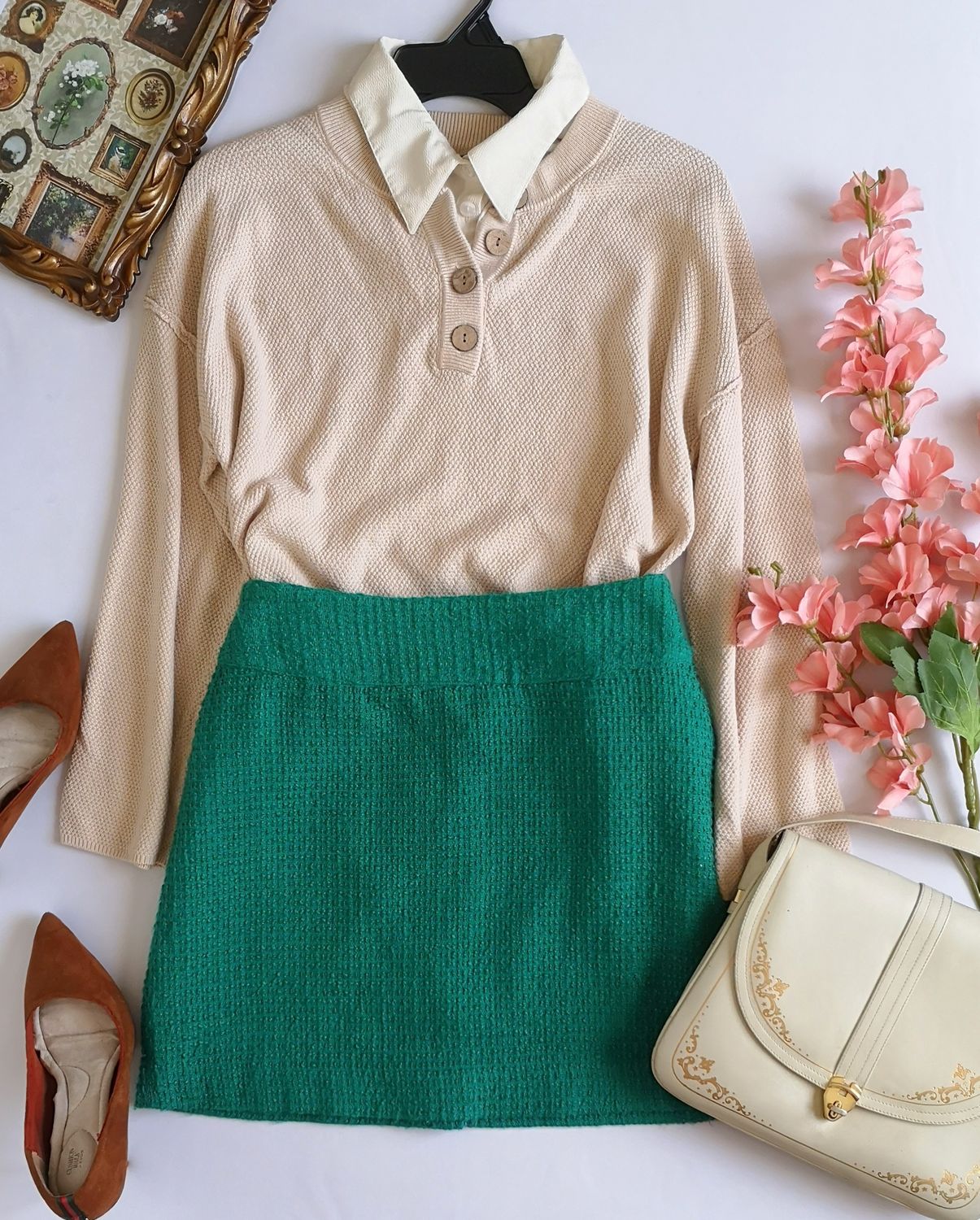 SUÉTER TEJIDO Y FALDA DE TWEED