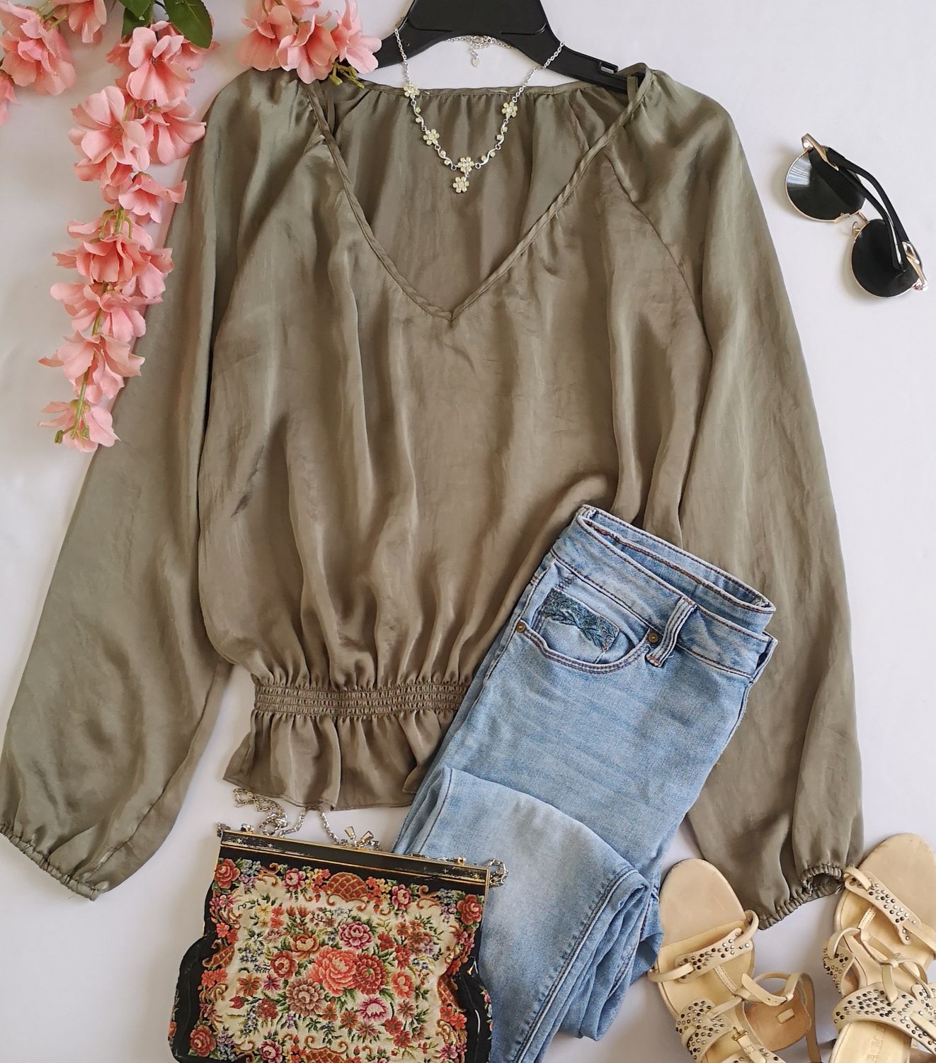 BLUSA TIPO PEPLUM INCLUYE COLLAR