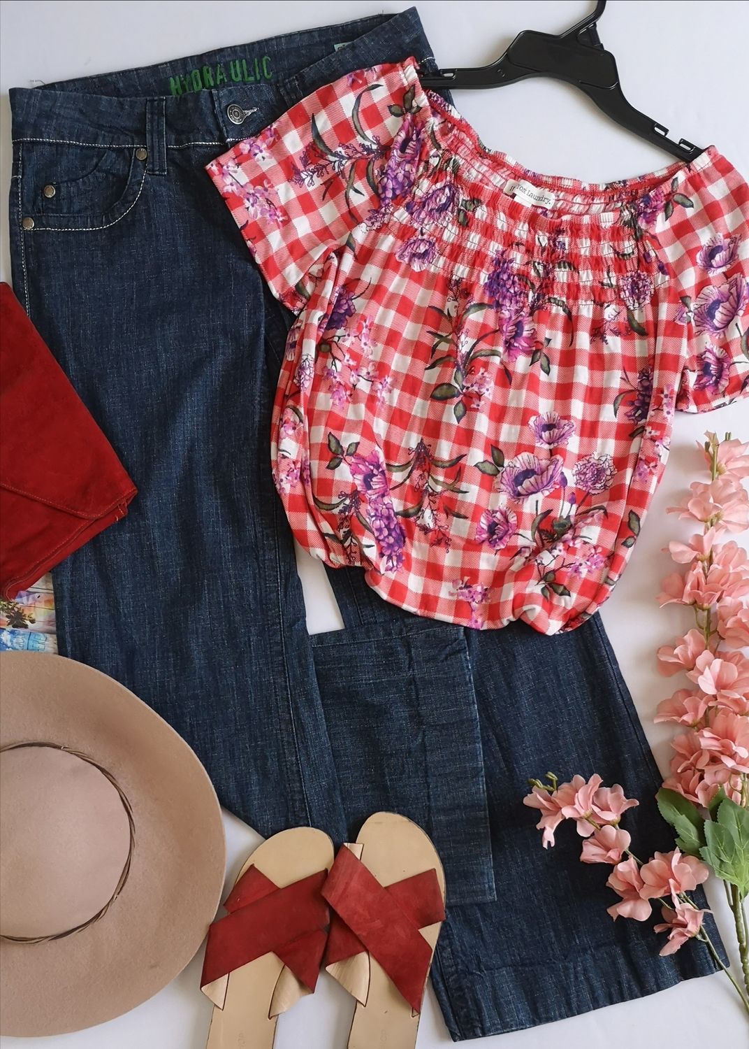 JEANS WIDE LEG Y BLUSA CON ELÁSTICO EN LOS HOMBROS ⚓