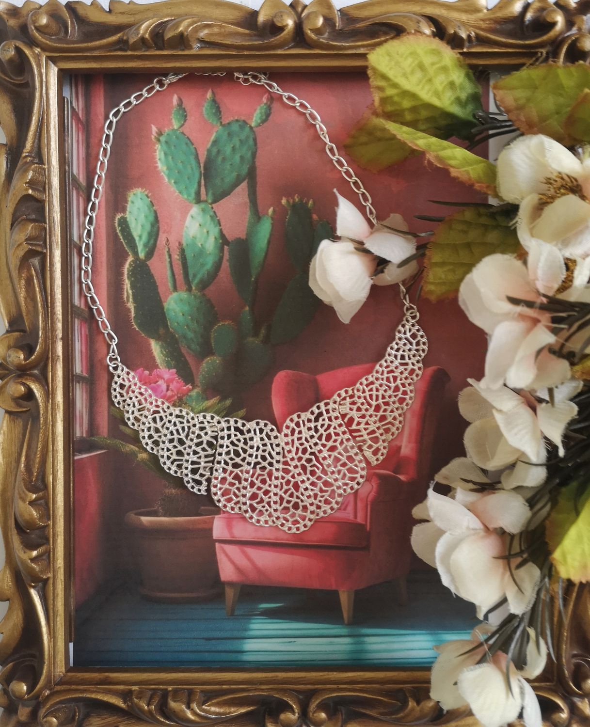 COLLAR