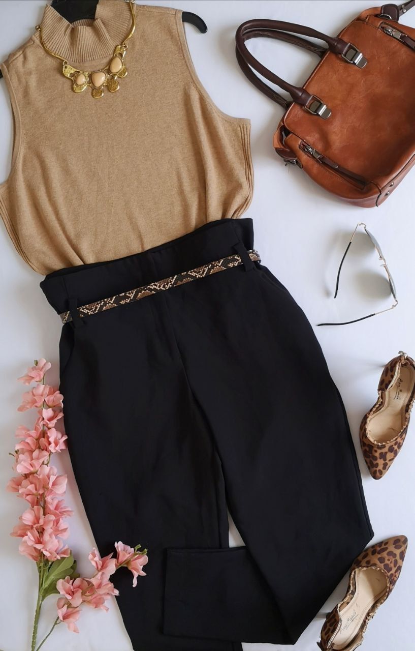 BLUSA Y PANTALÓN CON BOLSAS A LOS LADOS 