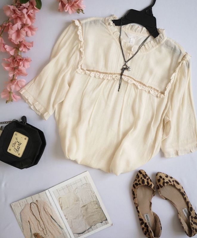 BLUSA CON COLLAR 