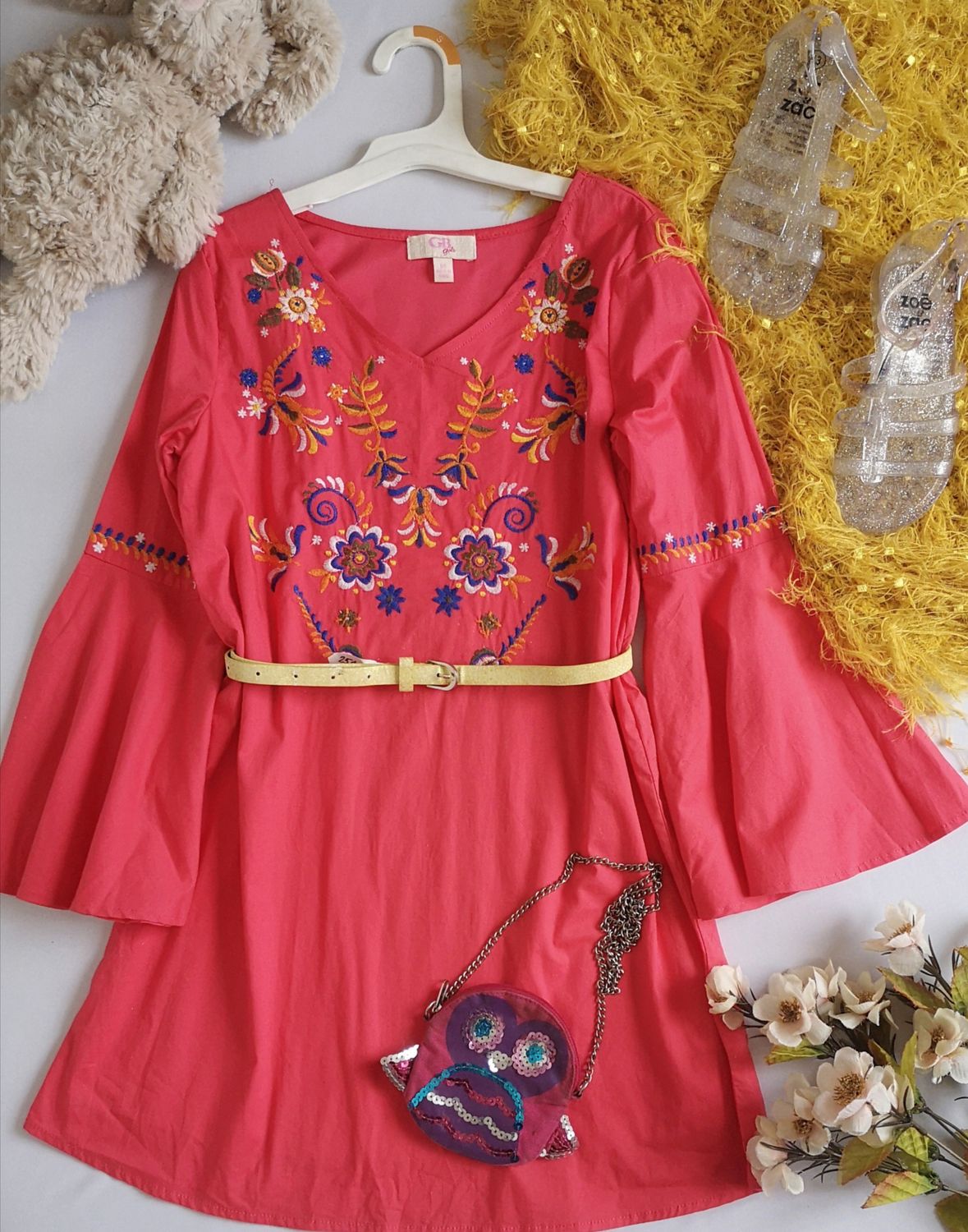 VESTIDO BORDADO INCLUYE CINCHO