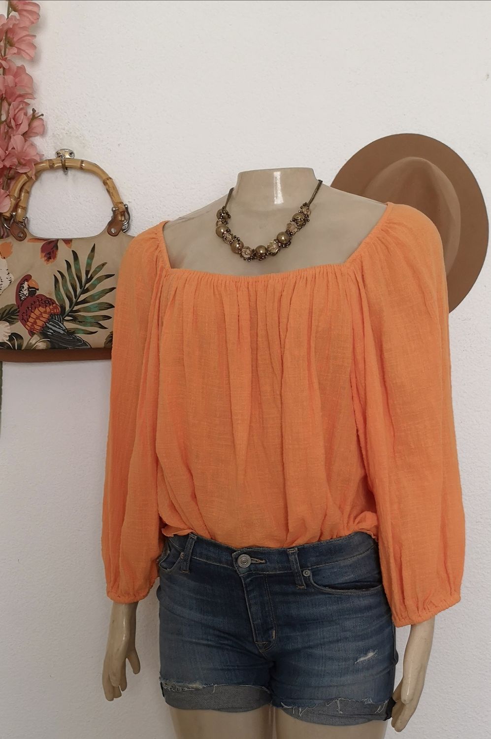 BLUSA ABIERTA DE ATRÁS MANGAS BOMBACHAS INCLUYE COLLAR