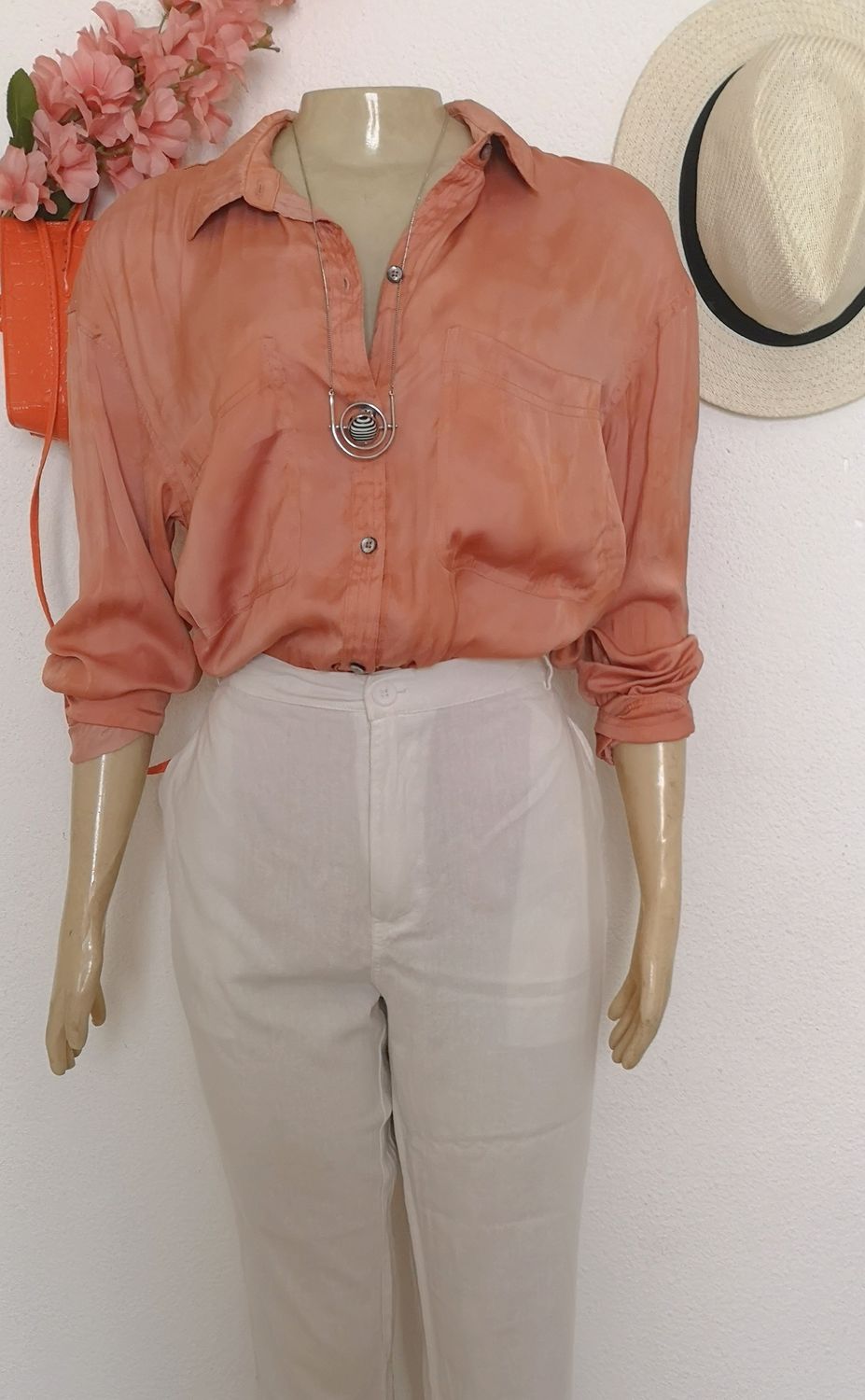 BLUSA TIPO SEDA INCLUYE COLLAR