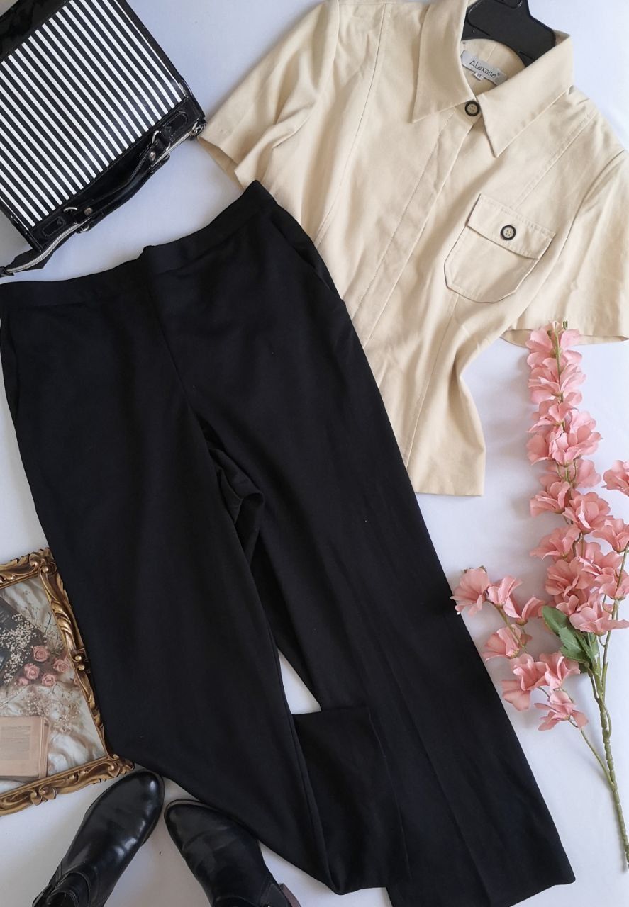 BLUSA CORTA CON PANTALÓN ANCHO DE ABAJO ❤️