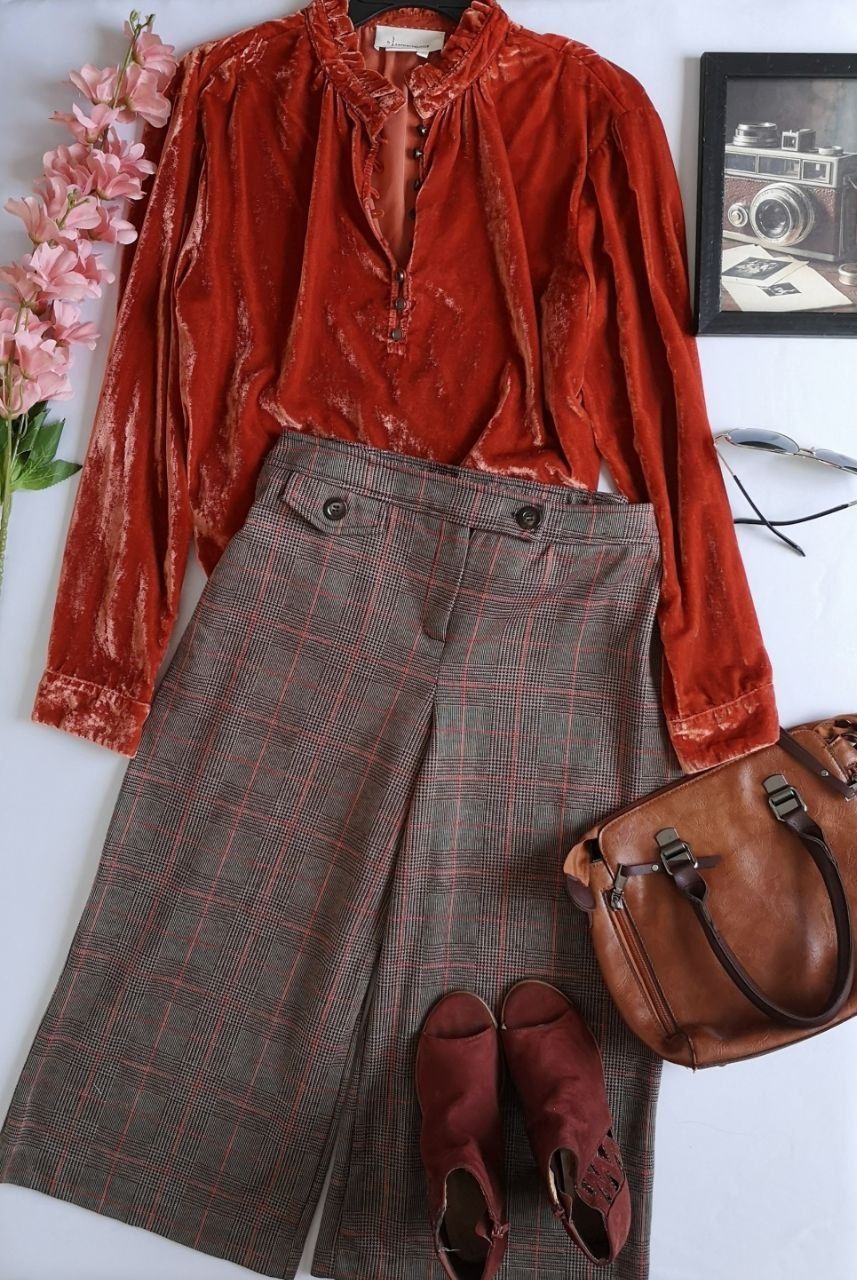 BLUSA DE TERCIOPELO Y PANTALÓN TIPO CULOTTE 💙