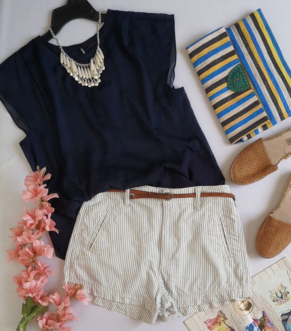 BLUSA LARGA DE CHIFÓN CON SHORT