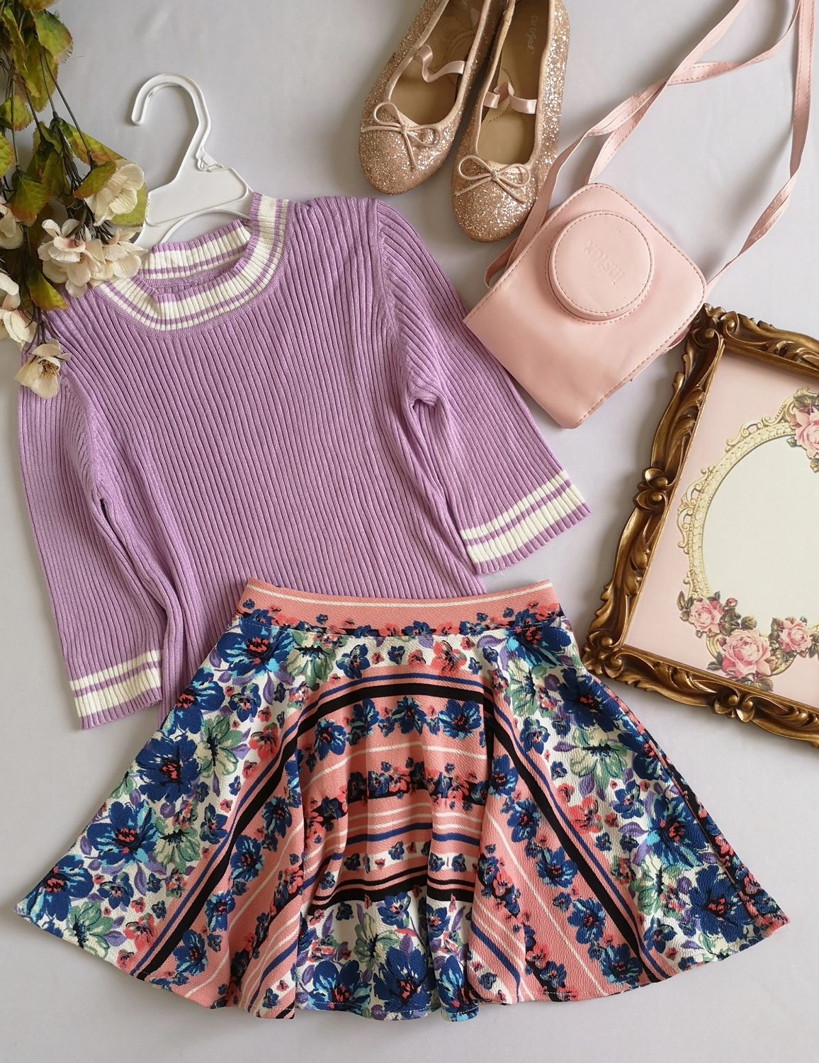 FALDA ESTILO CAMPANA Y BLUSA