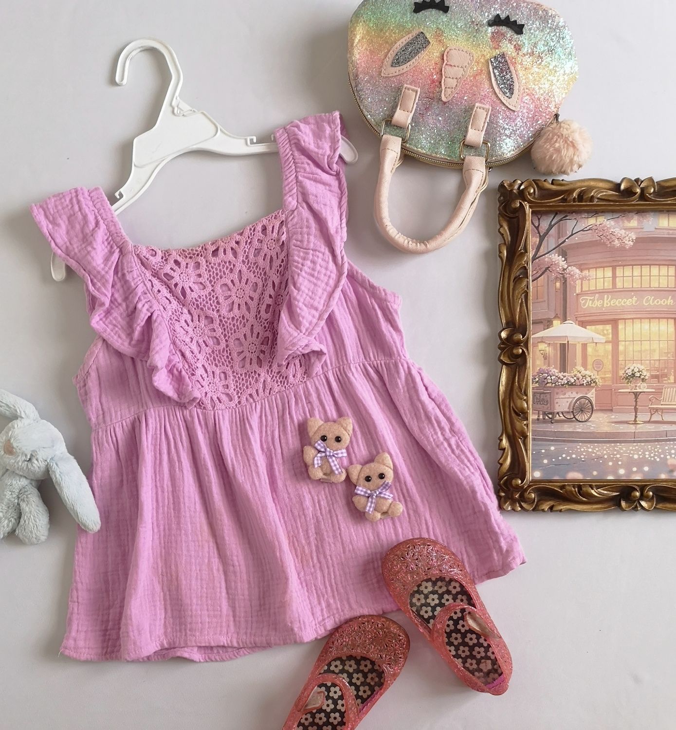 BLUSA CON OLANES INCLUYE GANCHITOS