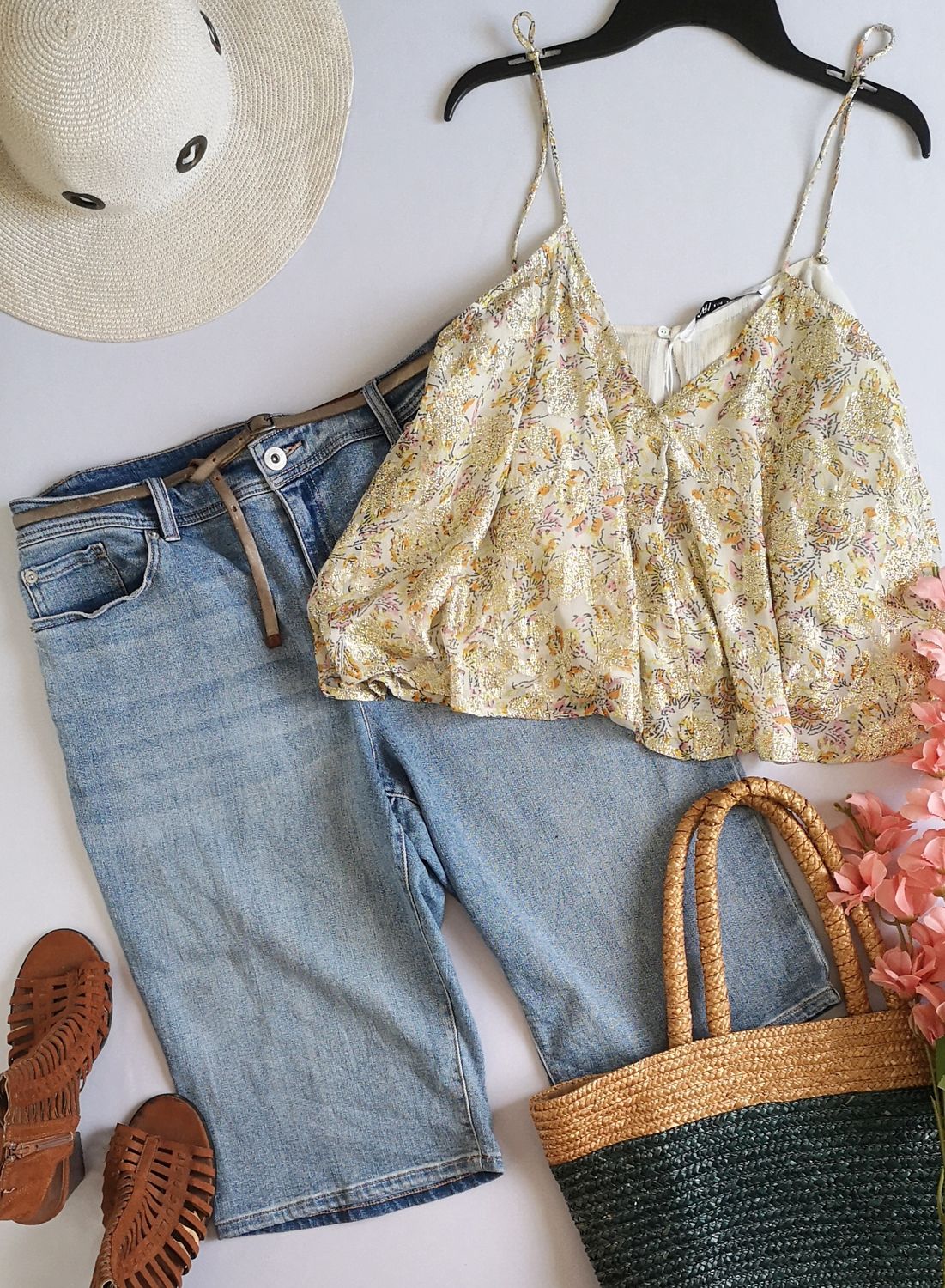 BLUSA CORTA CON BERMUDA
