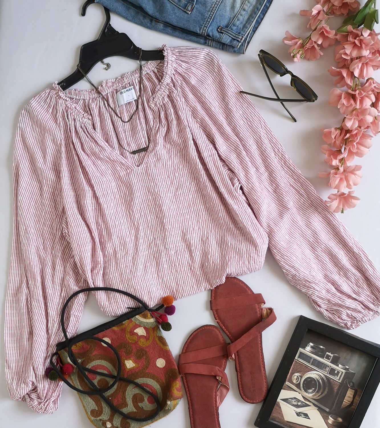 BLUSA TELA SUAVE INCLUYE COLLAR