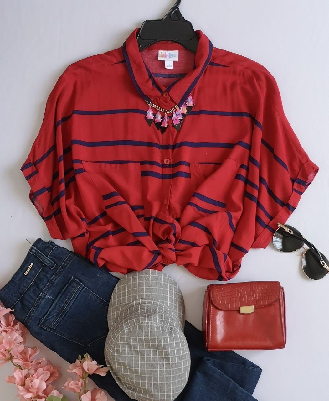 BLUSA ESTILO CUADRADO INCLUYE COLLAR 