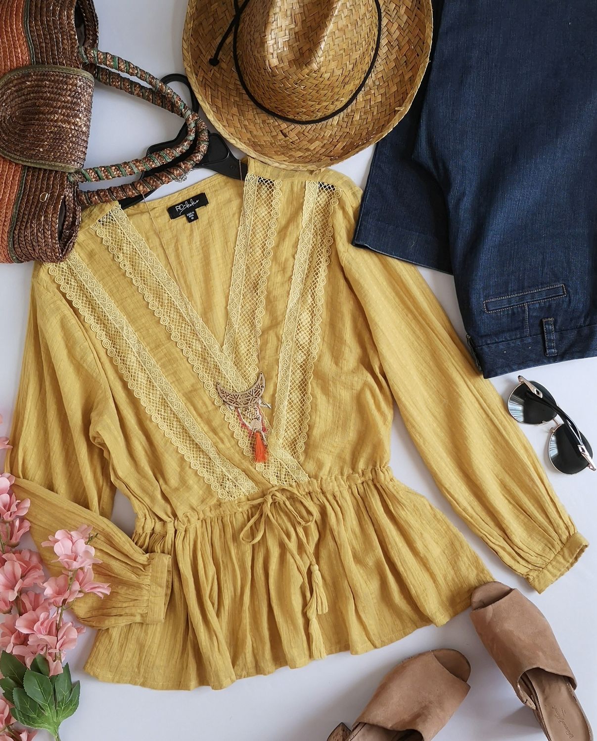 BLUSA CUELLO EN V INCLUYE COLLAR