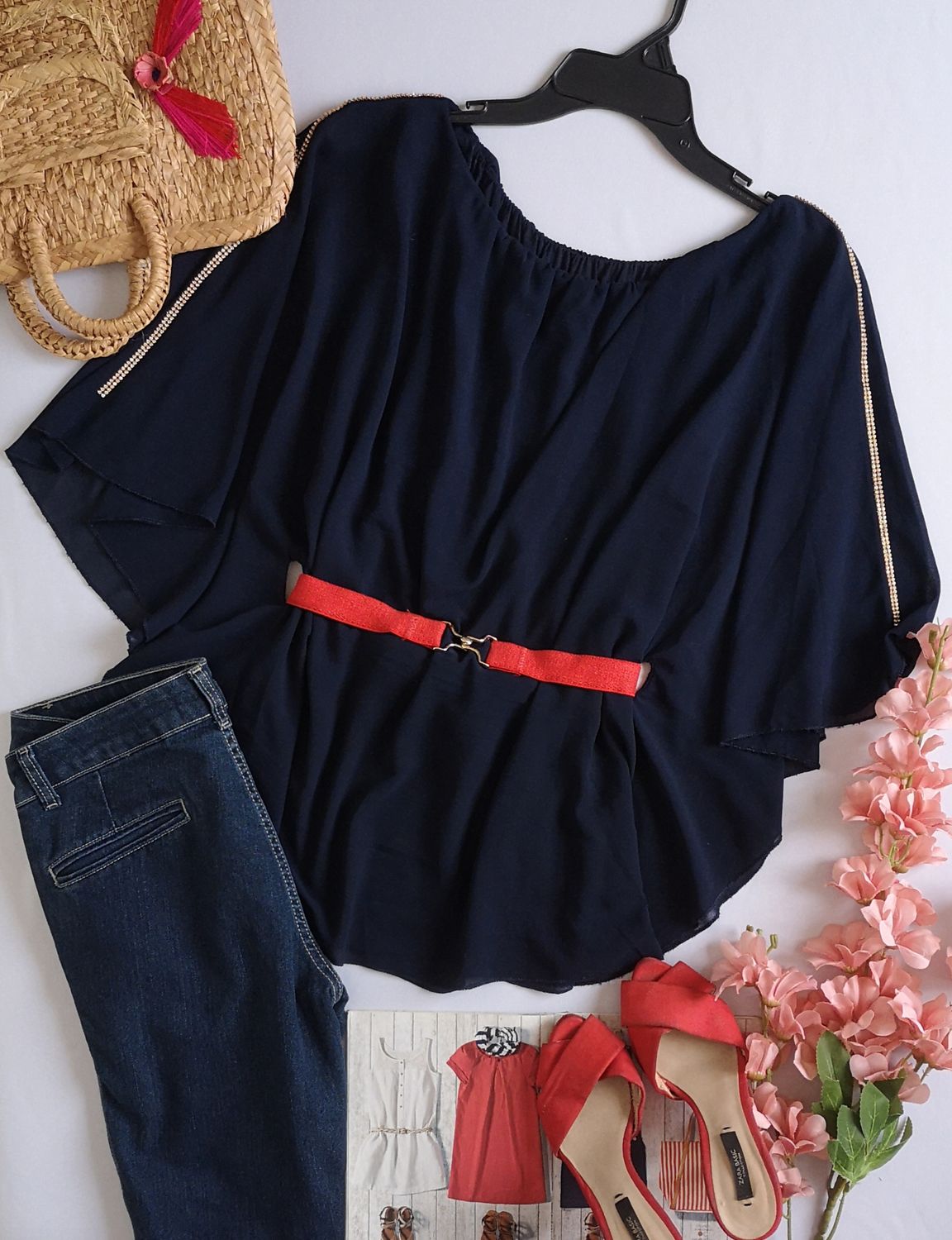BLUSA ESTILO CUADRADO INCLUYE CINCHO ⚓