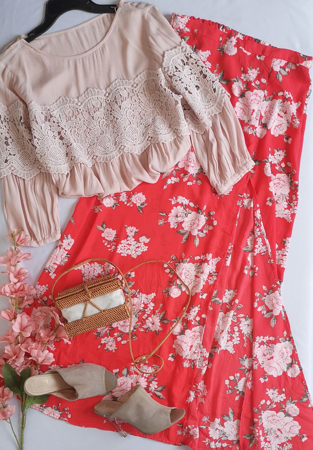 MAXI FALDA ABIERTA DE UN LADO Y BLUSA CORTA CON ENCAJE ⚓