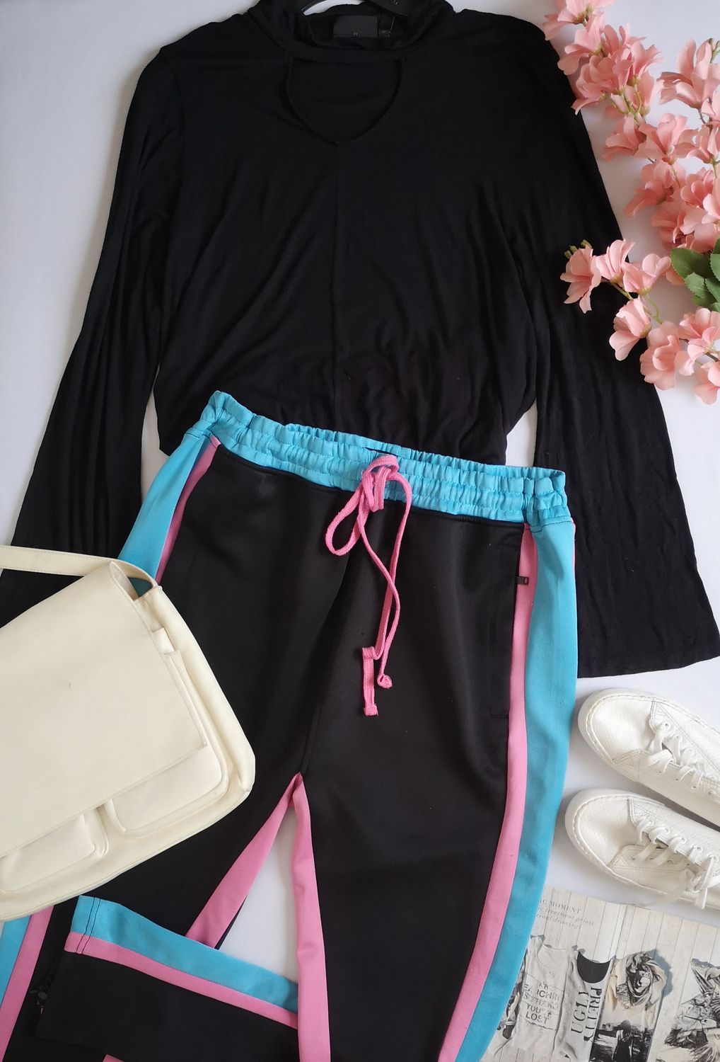 BLUSA TELA SUAVE Y PANTALÓN