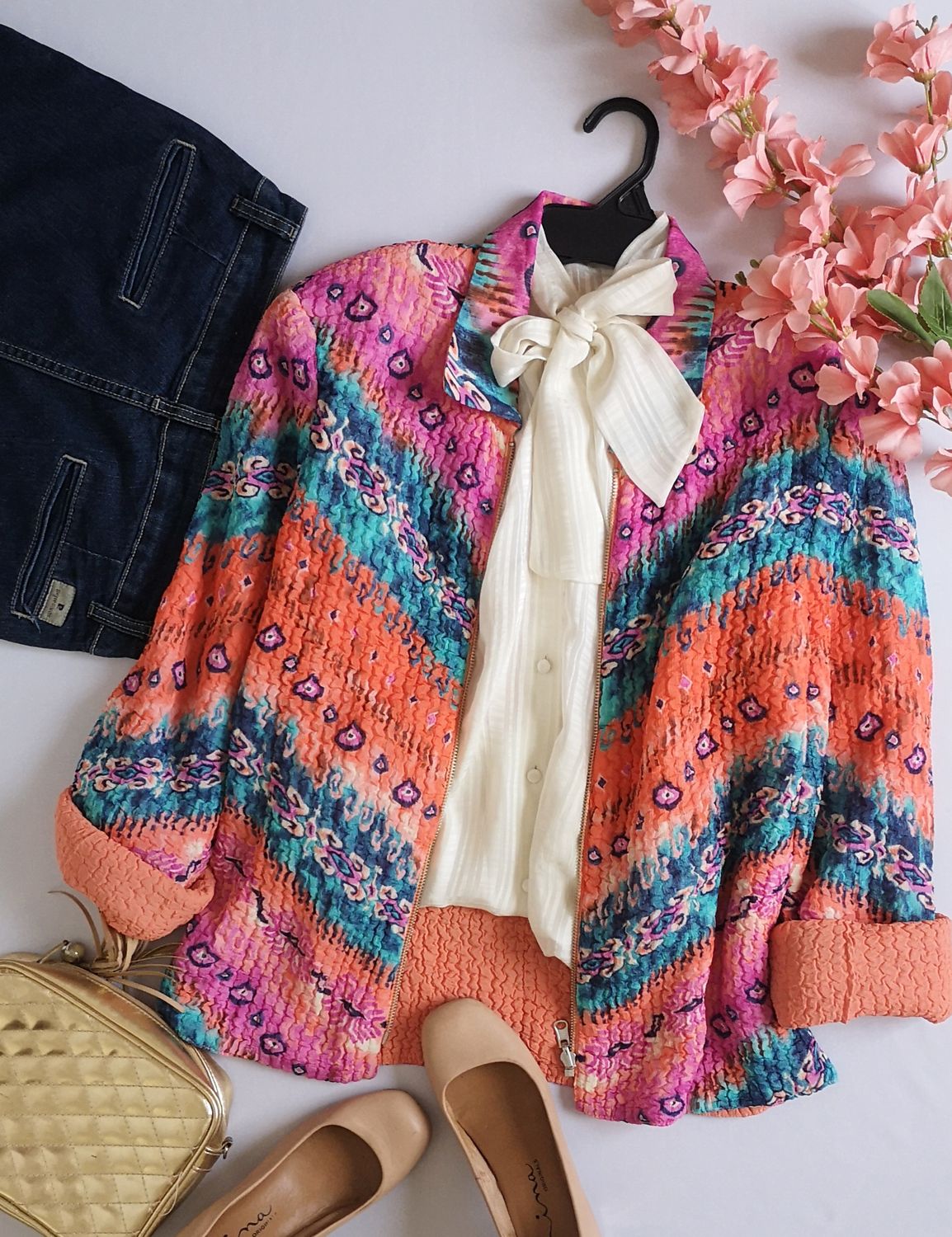 CHAQUETA CORRUGADA CON HOMBRERAS