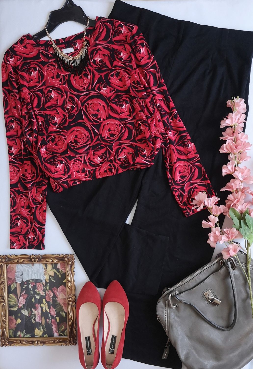 BLUSA TELA SUAVE Y PANTALÓN SIN BOLSAS