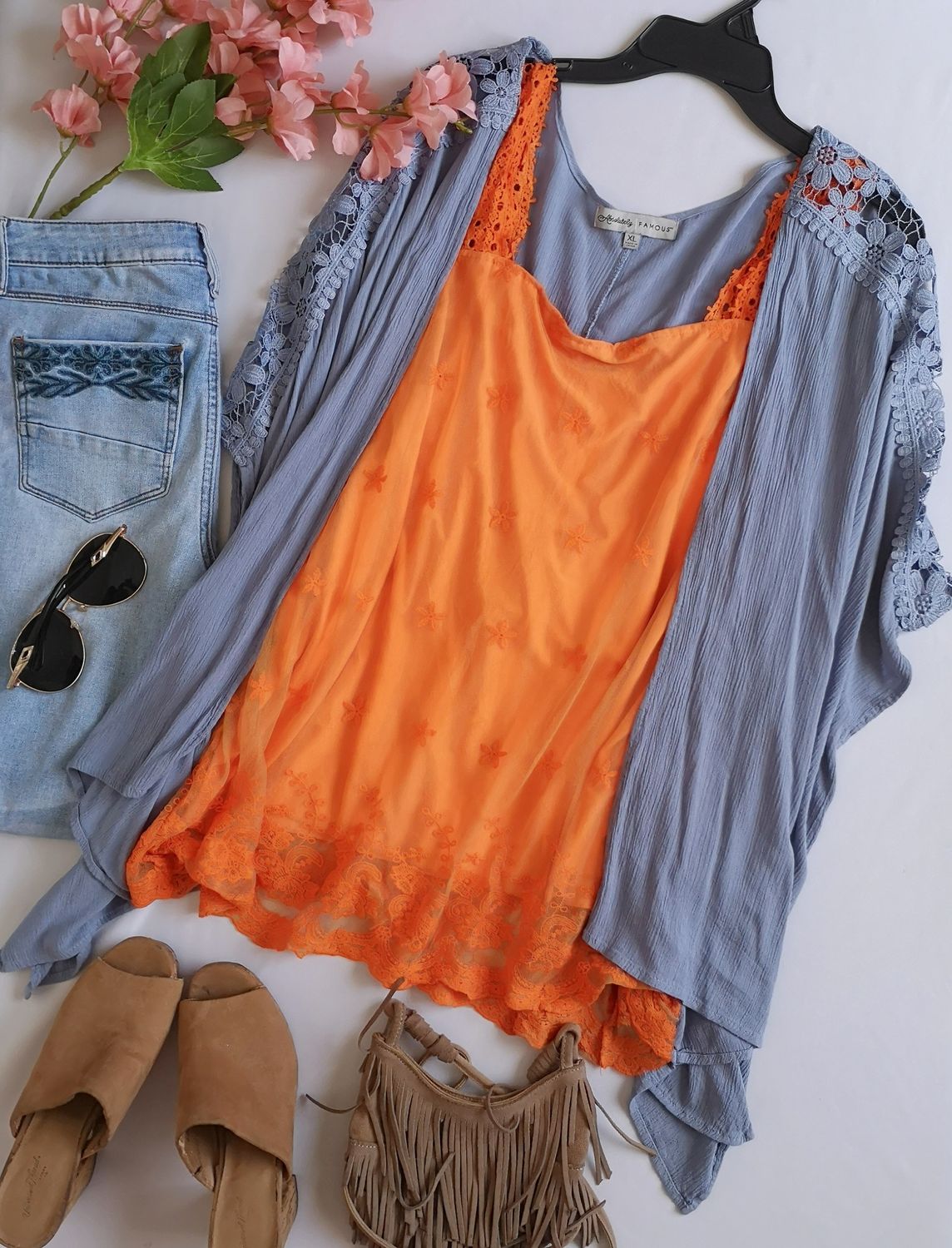 KIMONO Y BLUSA BORDADA DE ABAJO