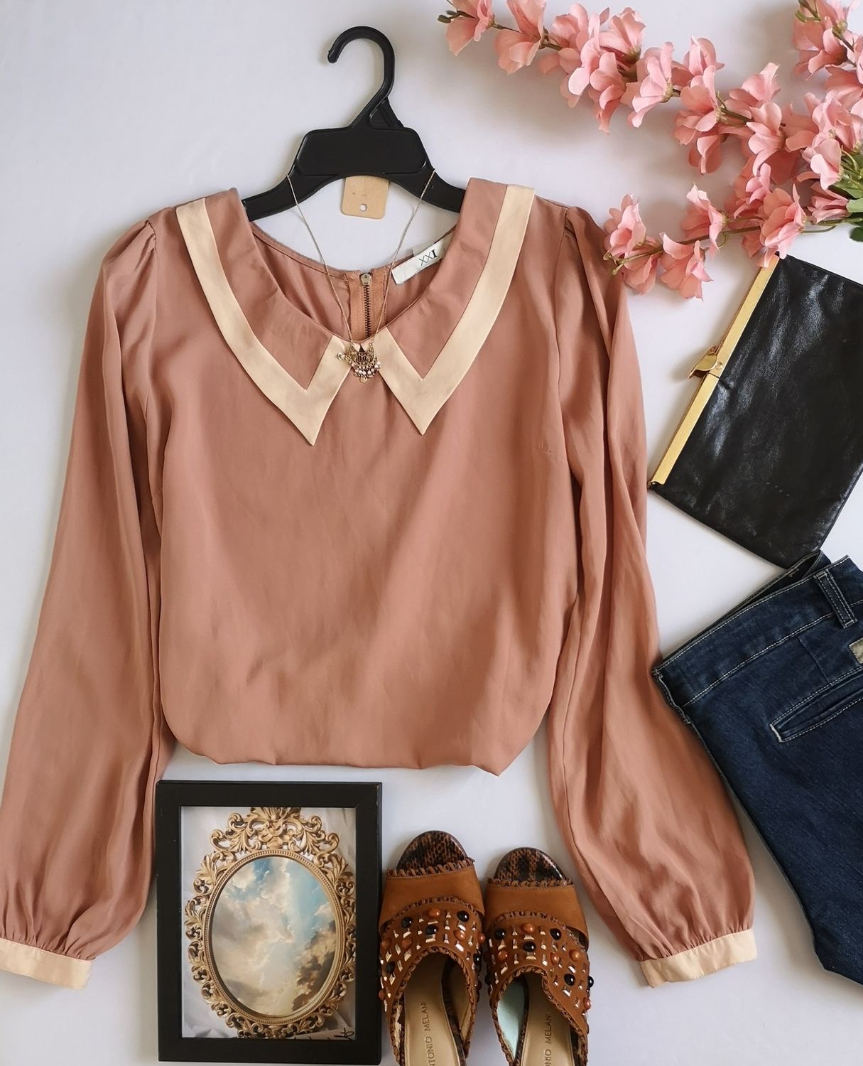 BLUSA CUELLO BEBE INCLUYE COLLAR
