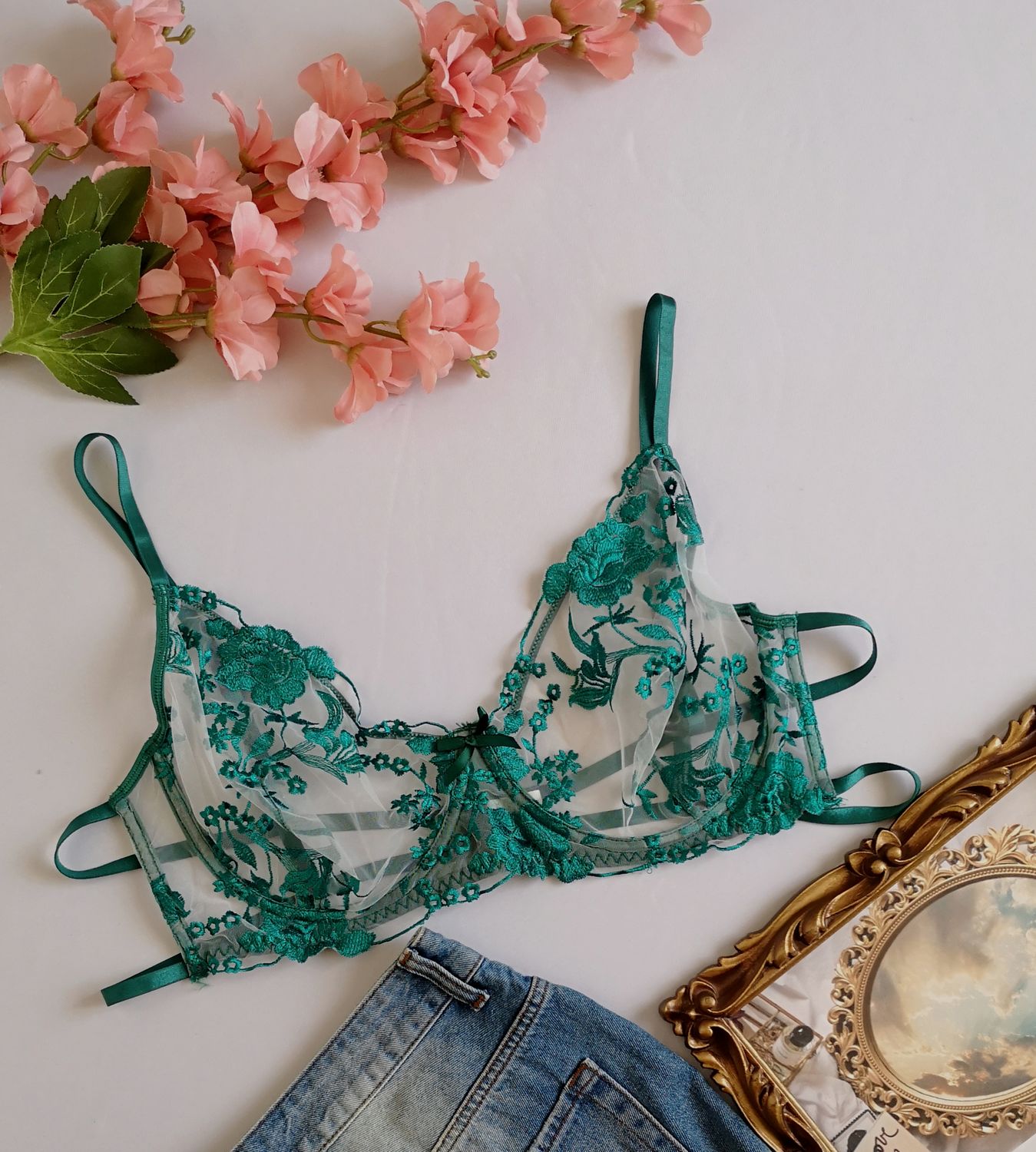 BRALETTE
