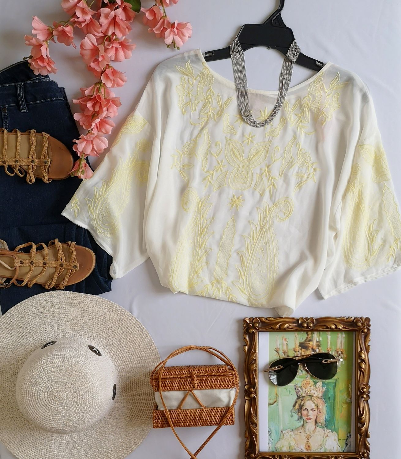 BLUSA BORDADA INCLUYE COLLAR