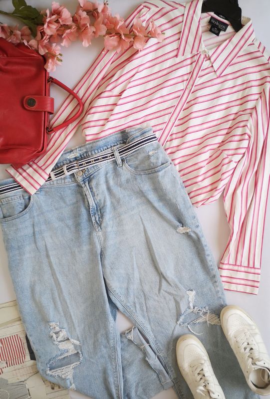 BLUSA MANGA LARGA CON JEANS RASGADO