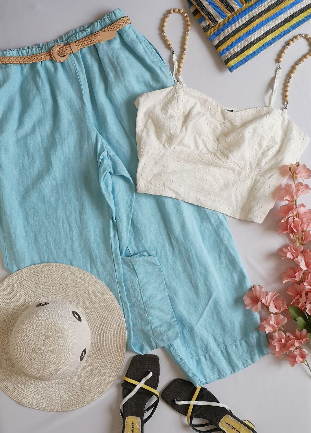 PANTALÓN DE LINO Y BLUSA