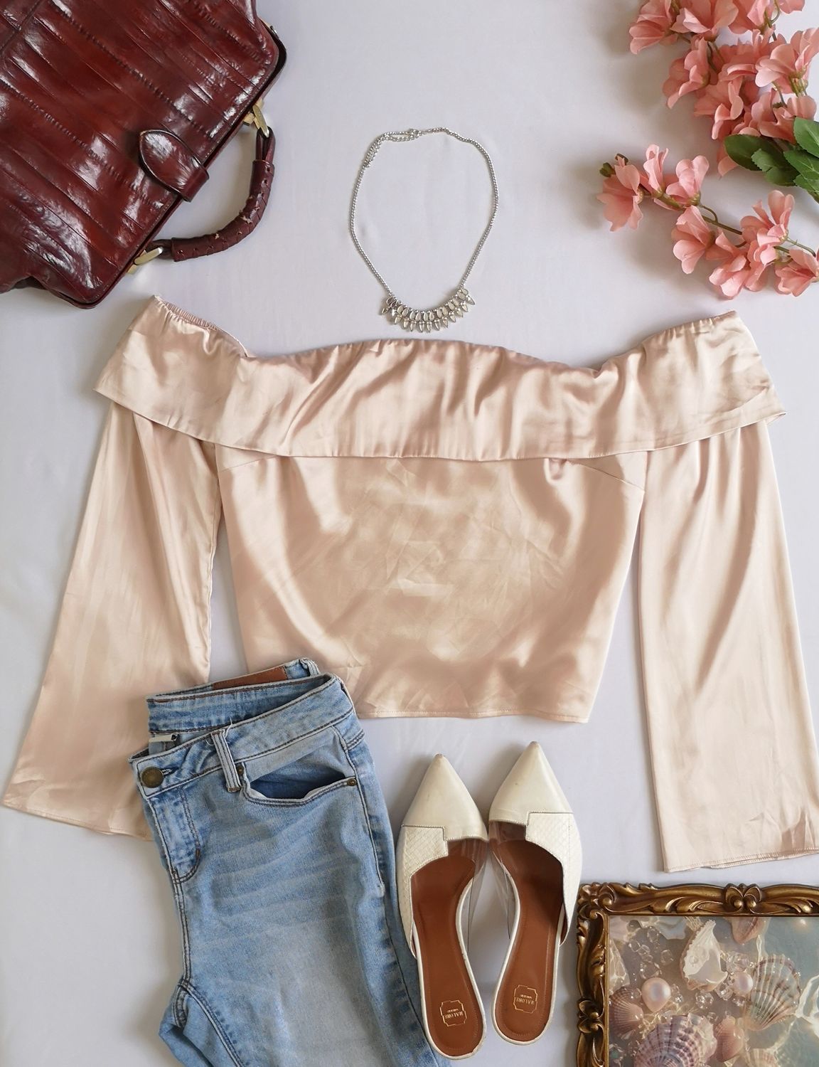 BLUSA HOMBROS DESCUBIERTOS INCLUYE COLLAR