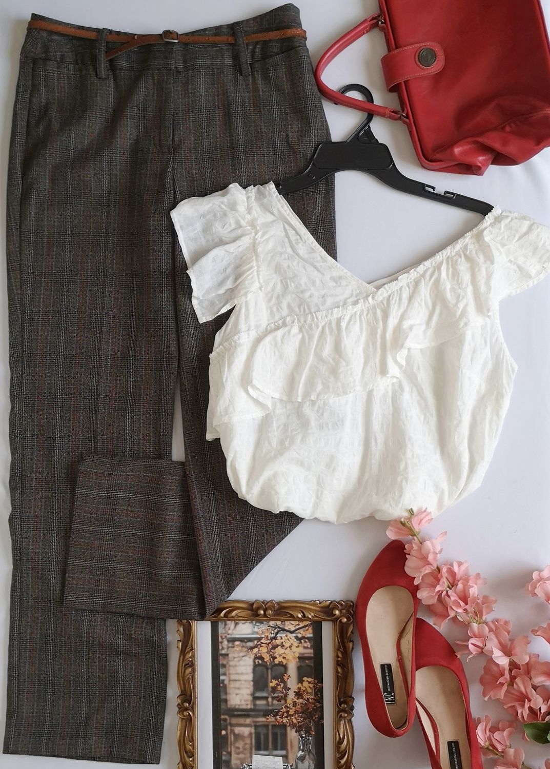 BLUSA CON OLANES Y PANTALÓN SEMIFORMAL ⚓
