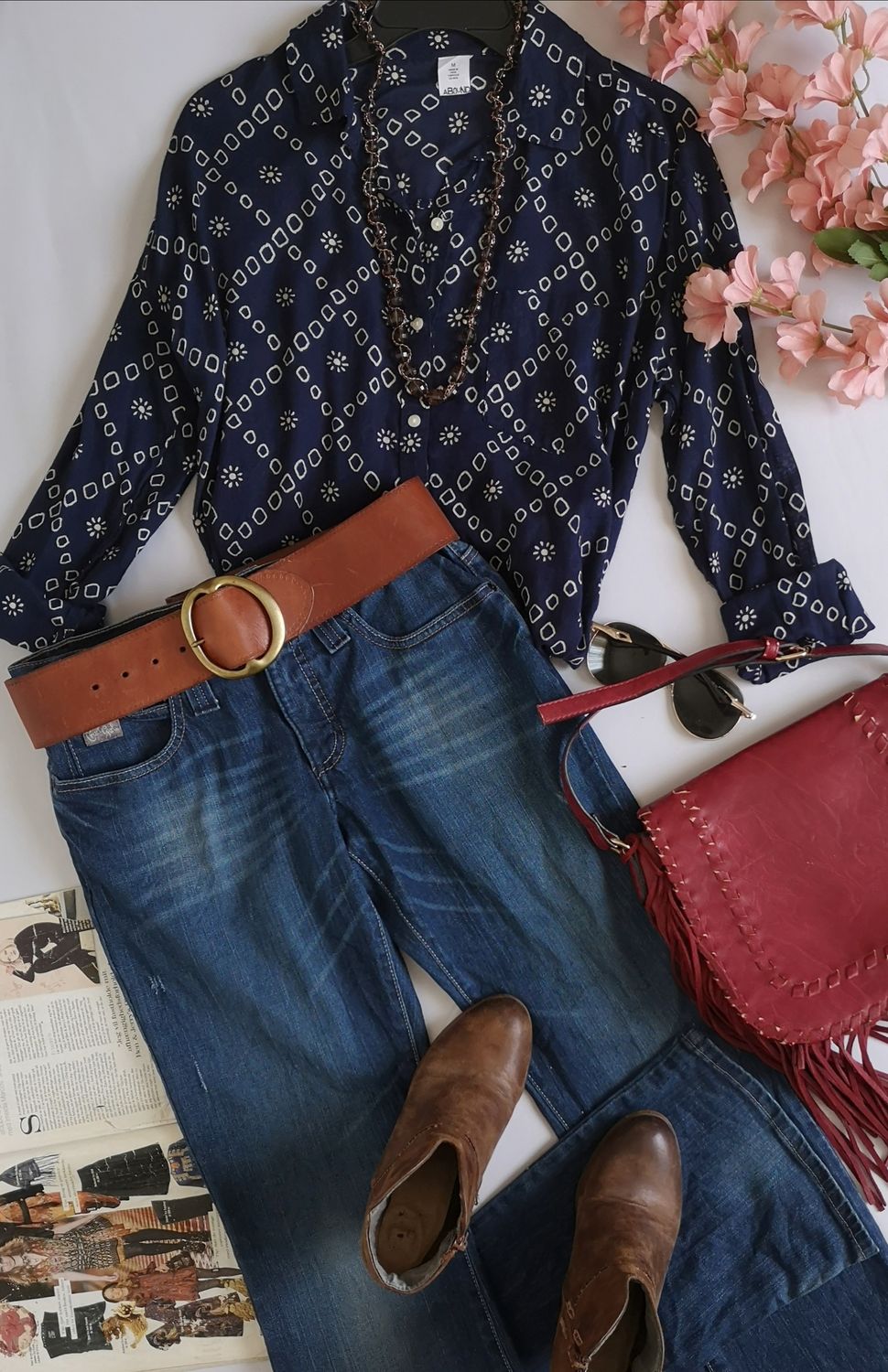 BLUSA MANGA LARGA Y JEANS BOOT CUT