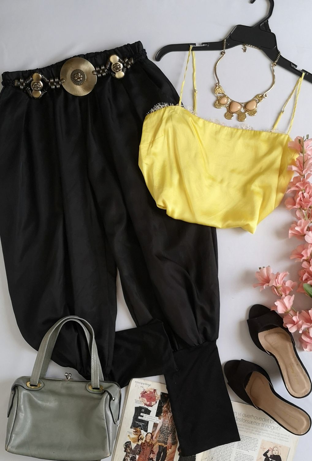 BLUSA DE TIRANTES Y PANTALÓN BOMBACHO