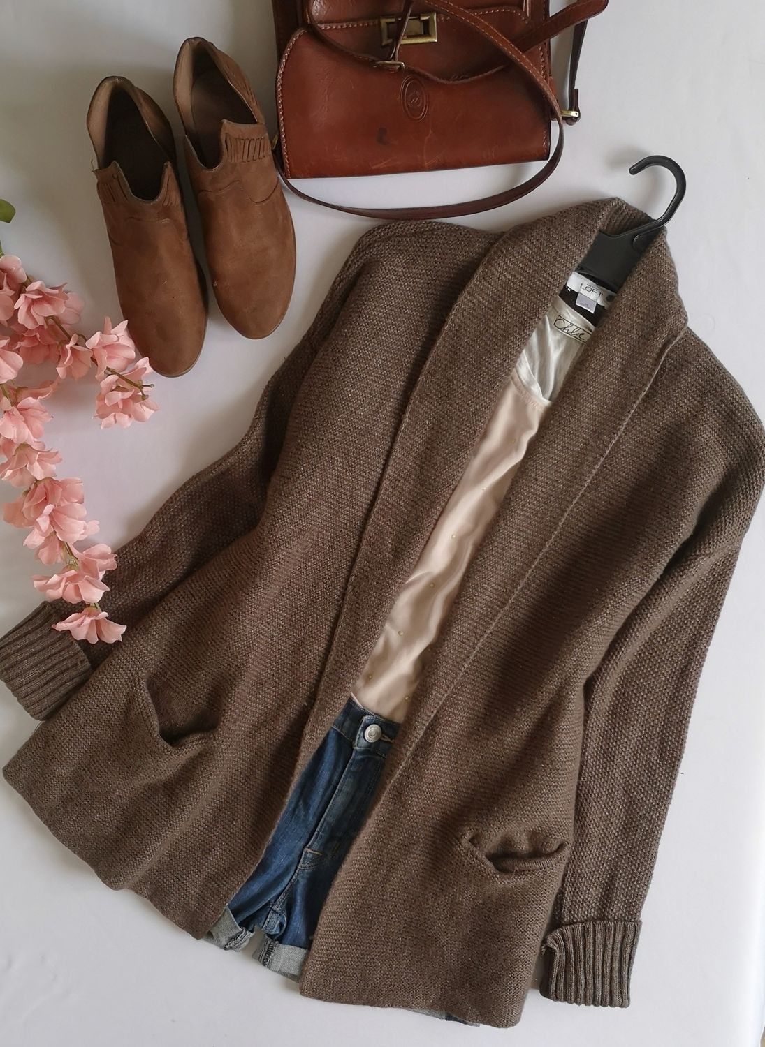 CÁRDIGAN TEJIDO Y BLUSA BORDADA