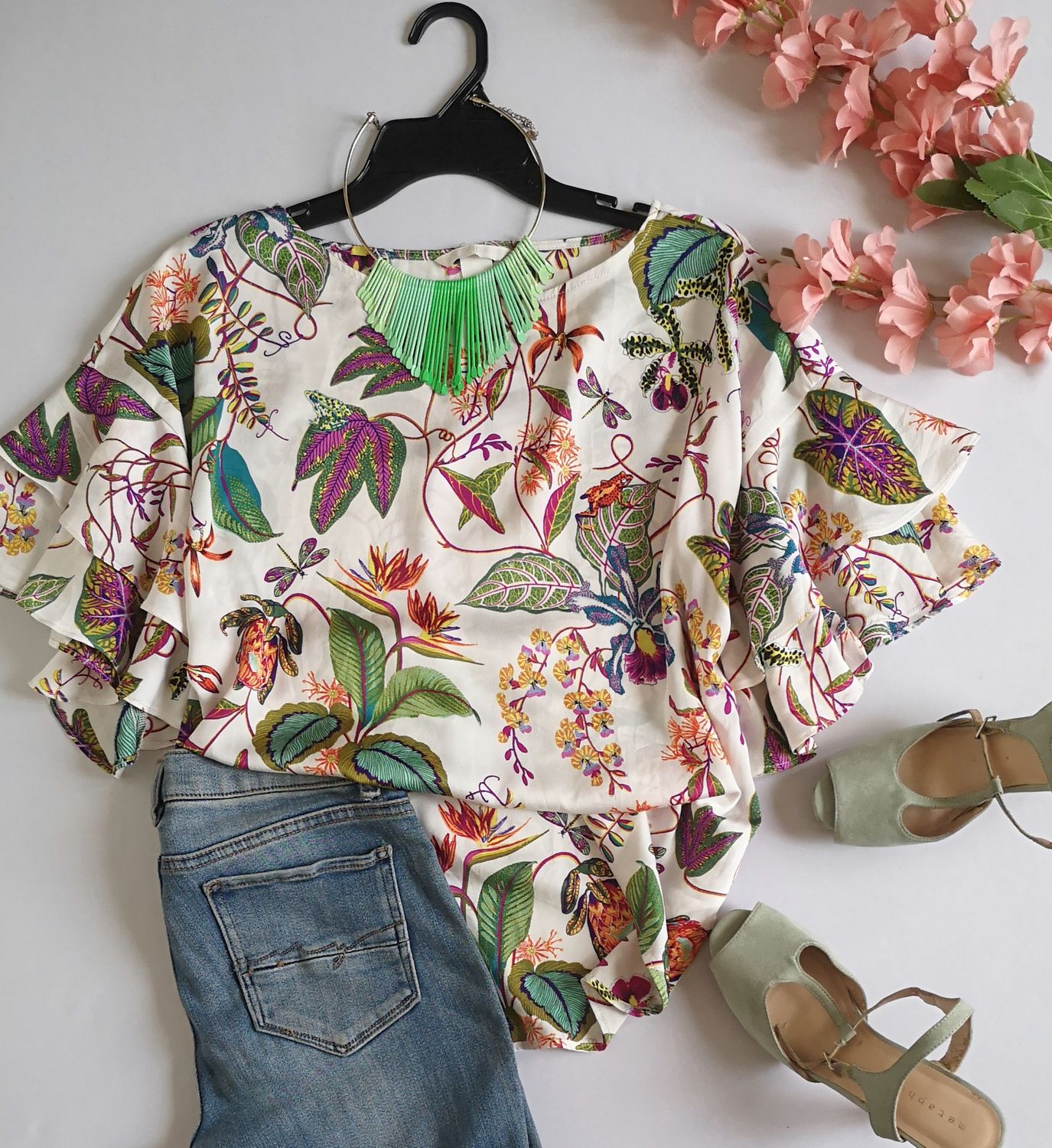 BLUSA CON OLANES