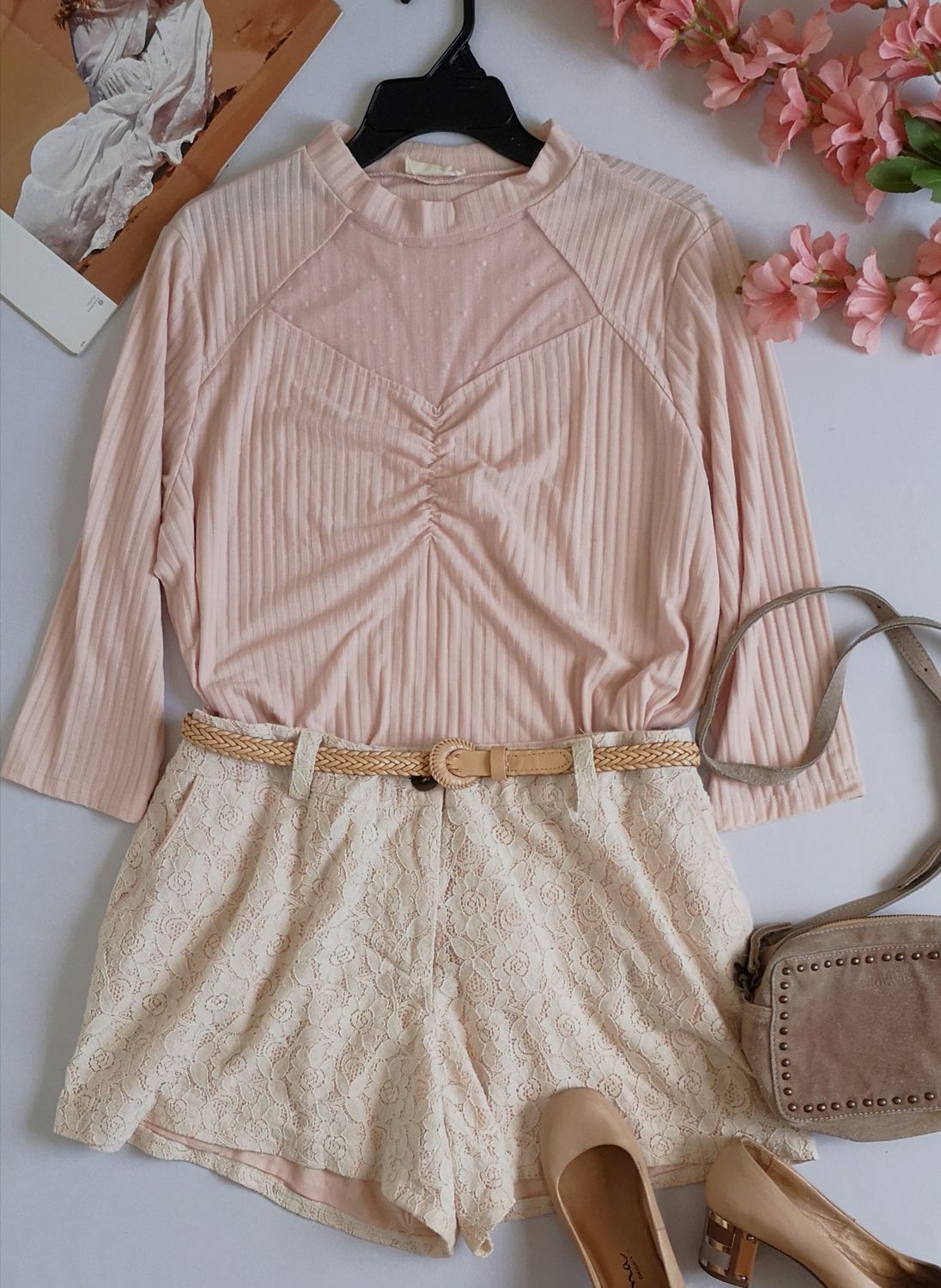 SHORT DE ENCAJE Y BLUSA ❤️