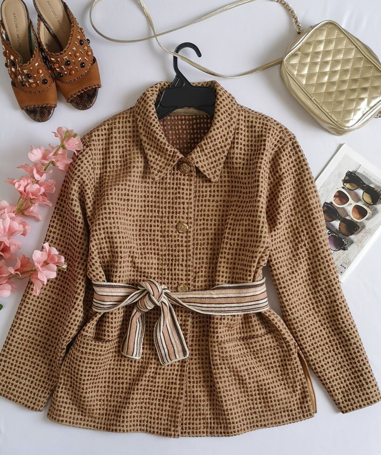 CHAQUETA ESTILO CUADRADO