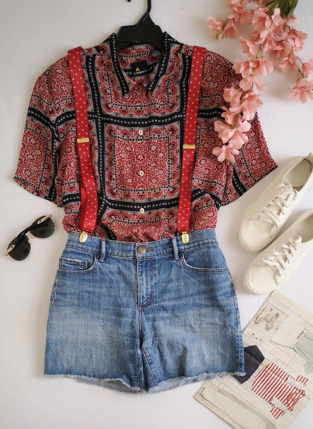BLUSA ESTILO CUADRADO Y SHORT