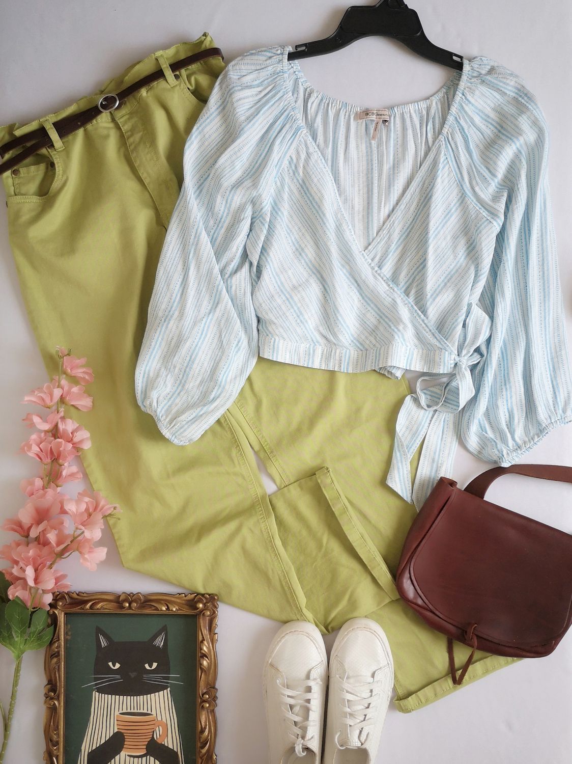 BLUSA CORTA Y PANTALÓN CORTE RECTO